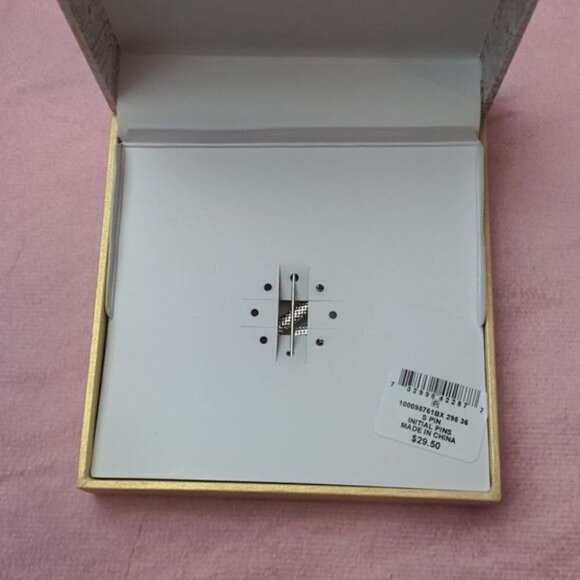 Charter Club Letter S Initial Pin - Picture 3 of 5